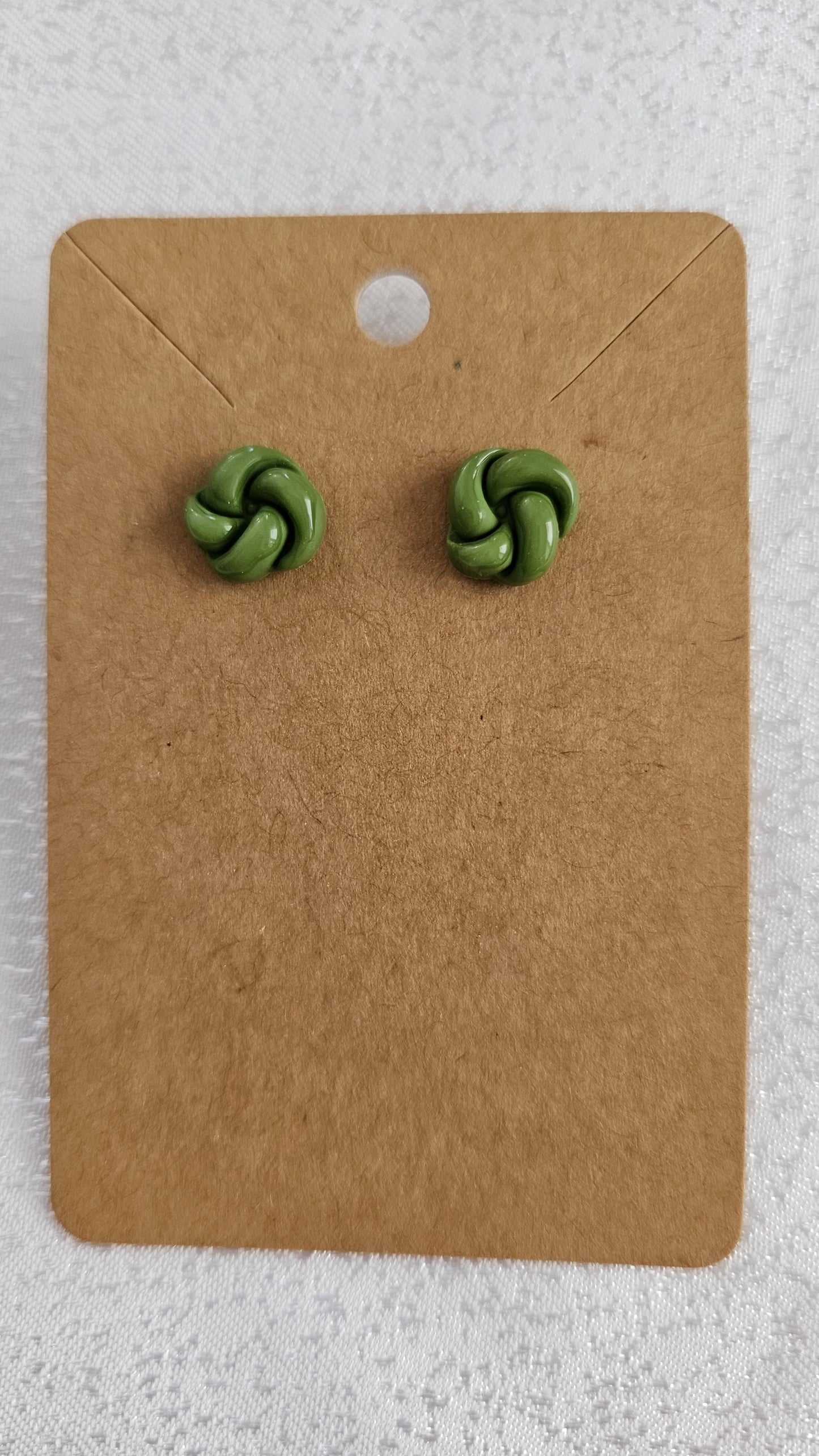 Knotty studs