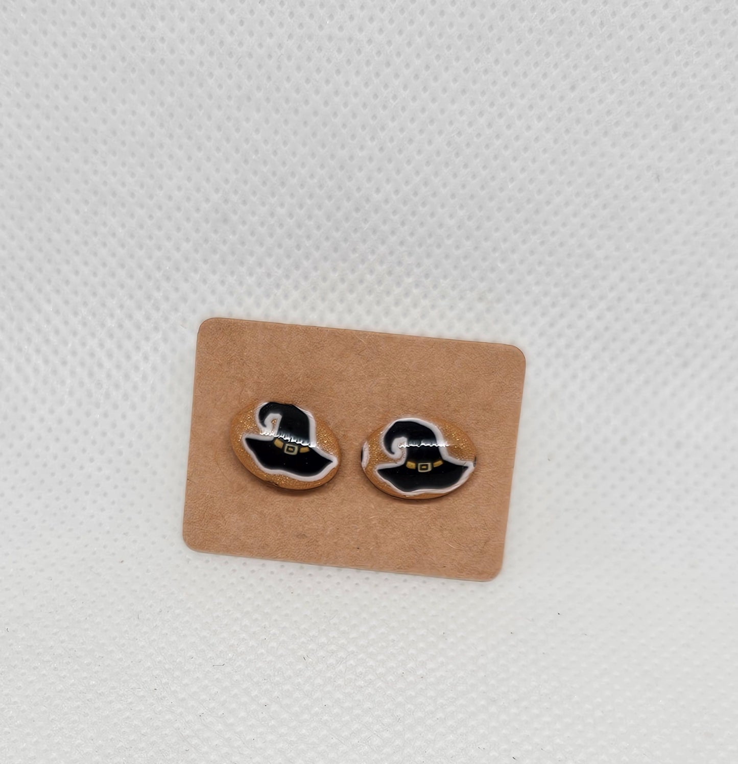 Studs witches hat
