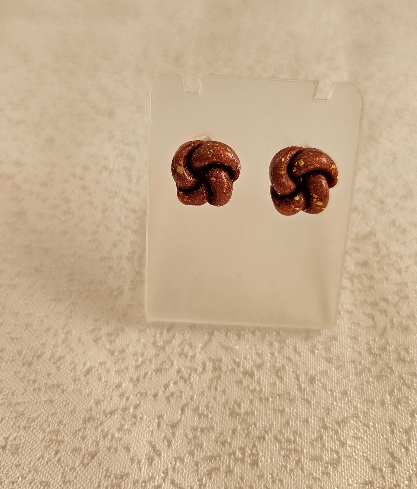 Knotty studs