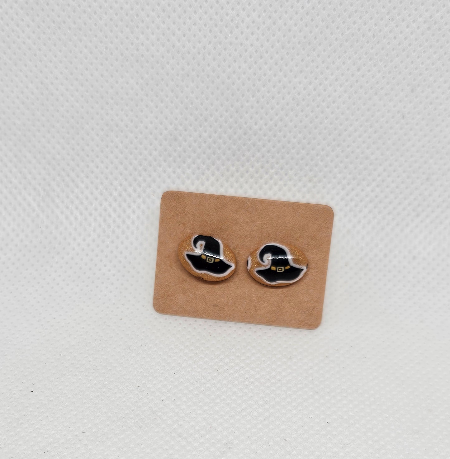 Studs witches hat