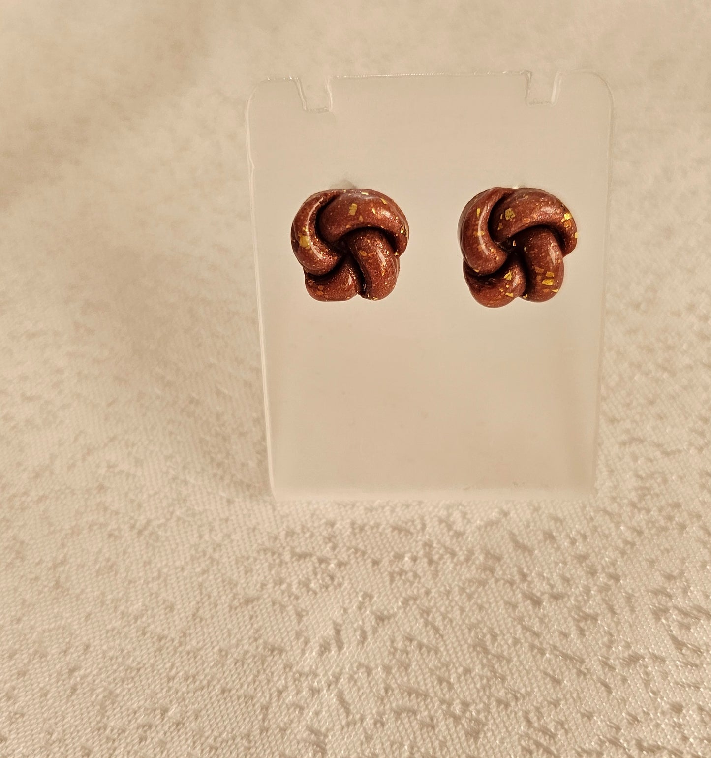 Knotty studs