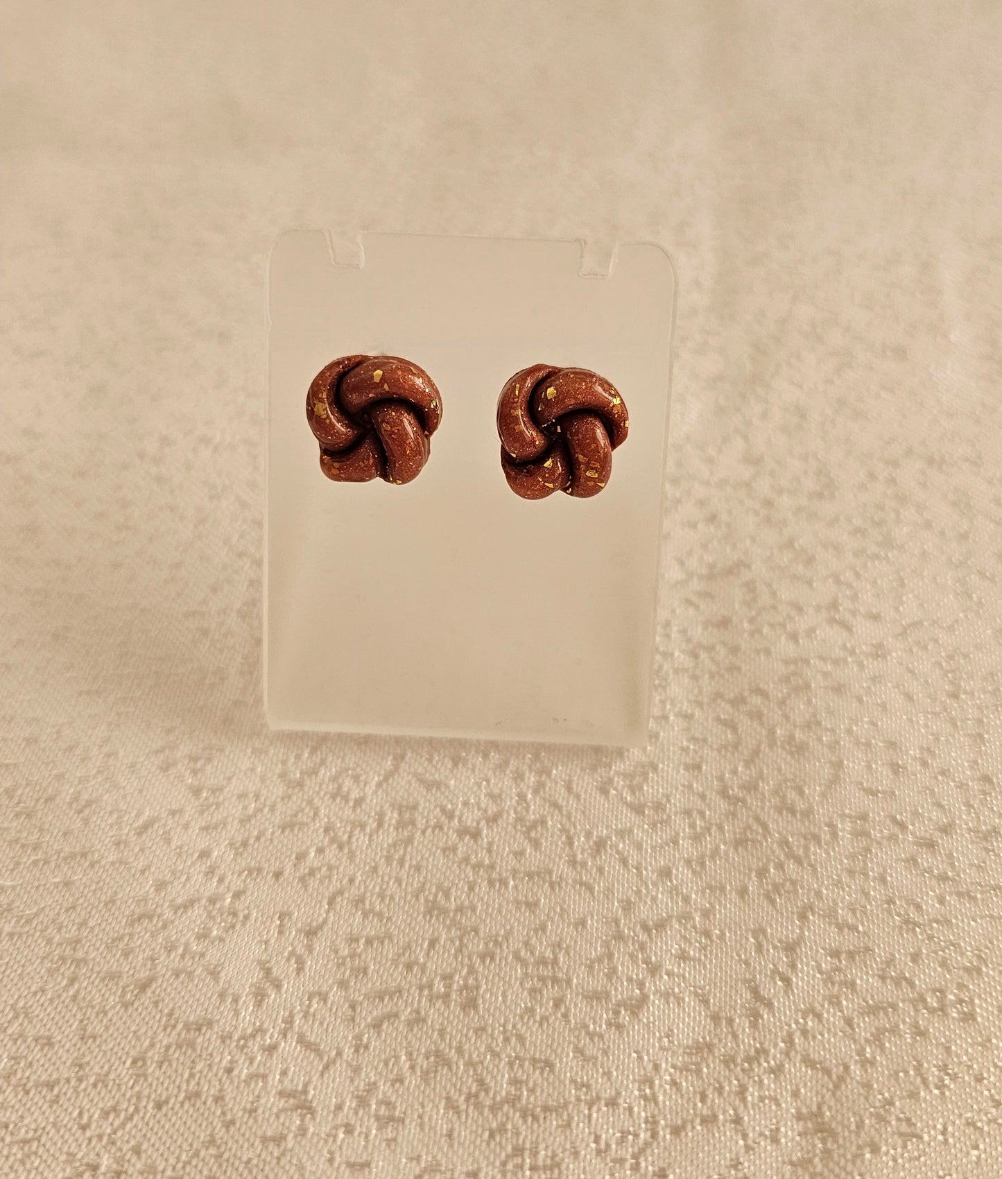 Knotty studs